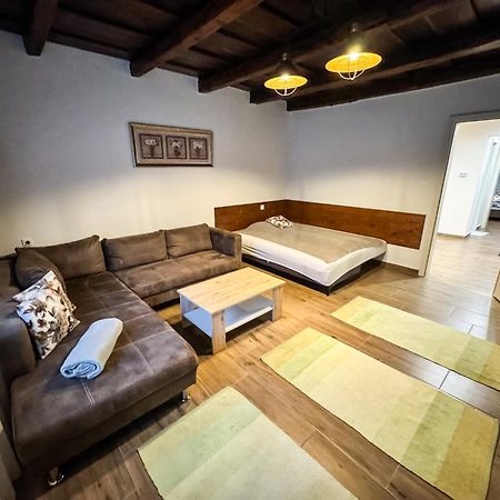 Dreko Panzio & Borbisztro Bed and Breakfast Győrújbarát Exteriör bild