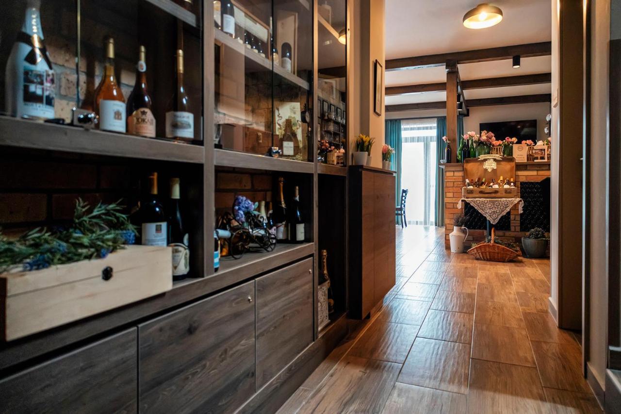 Dreko Panzio & Borbisztro Bed and Breakfast Győrújbarát Exteriör bild