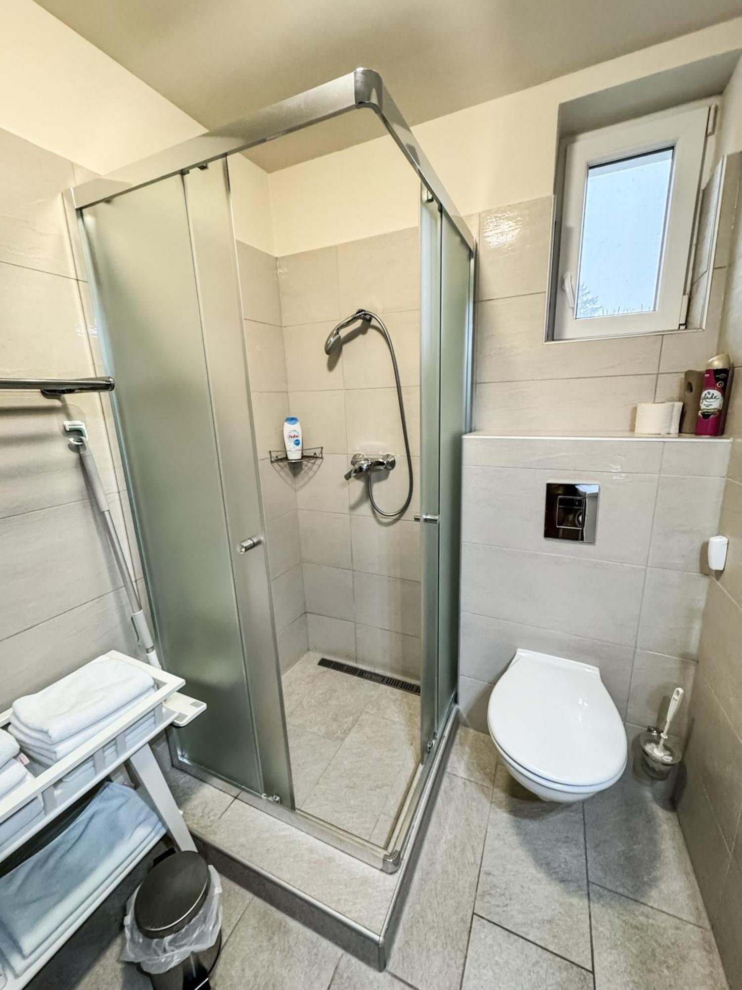 Dreko Panzio & Borbisztro Bed and Breakfast Győrújbarát Exteriör bild